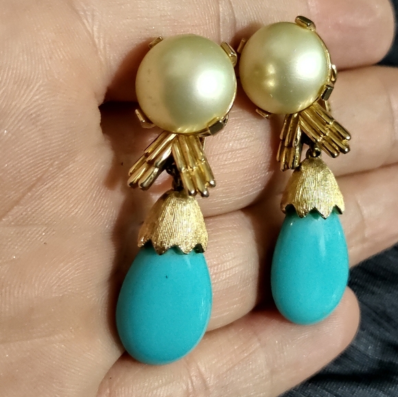 ❤️ SOLD!!! Trifari Jewelry Lot - Picture 5 of 10